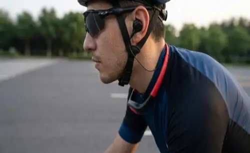 168 stable wearing bluetooth sports headphones for road cycling