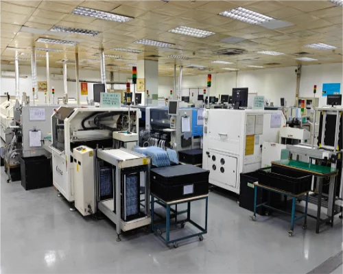 YONGYUNG B2B headphone production workshop and SMT manufacturing facility